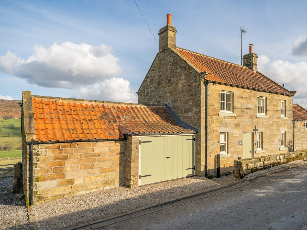 4 Bed in North York Moors National Park (75301)