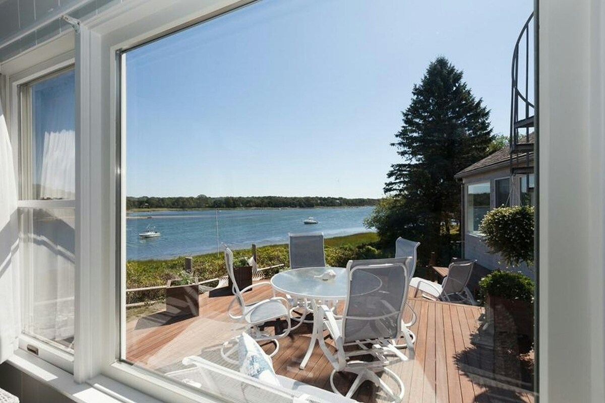 4BR waterfront home with lovely views & decks