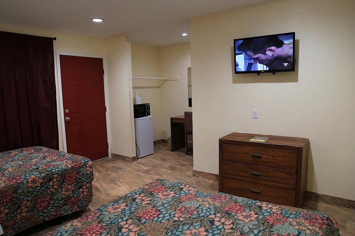 2 Pet-Friendly Units! Free Onsite Parking