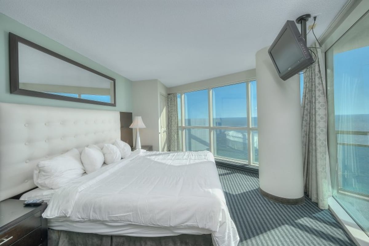 2 Bedrooms - Oceans One Resort 1208 - Oceanfront