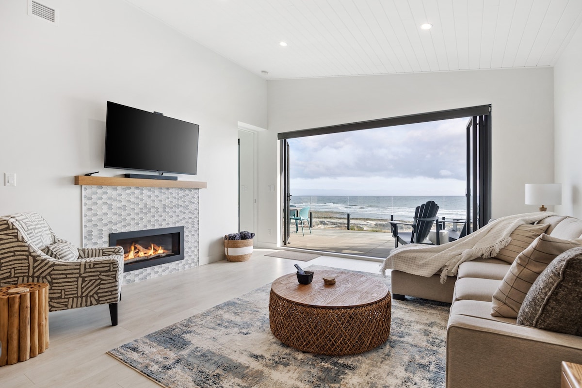 Beachfront Luxury Suite #15 at THE BEACH HOUSE