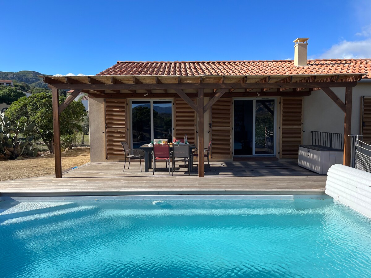 Villa Saint Florent - Terrace and swimming pool