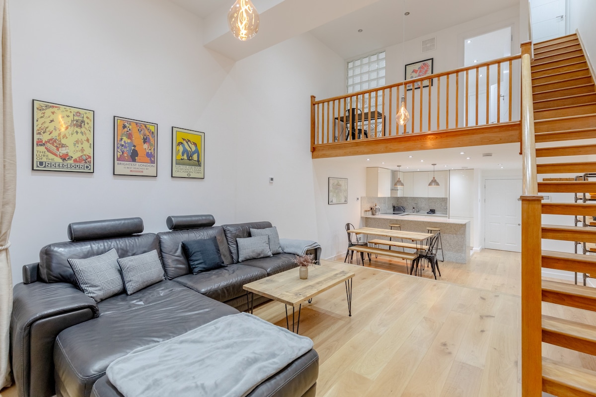 Stunning 3BD Maisonette w/Balcony - Old Street!