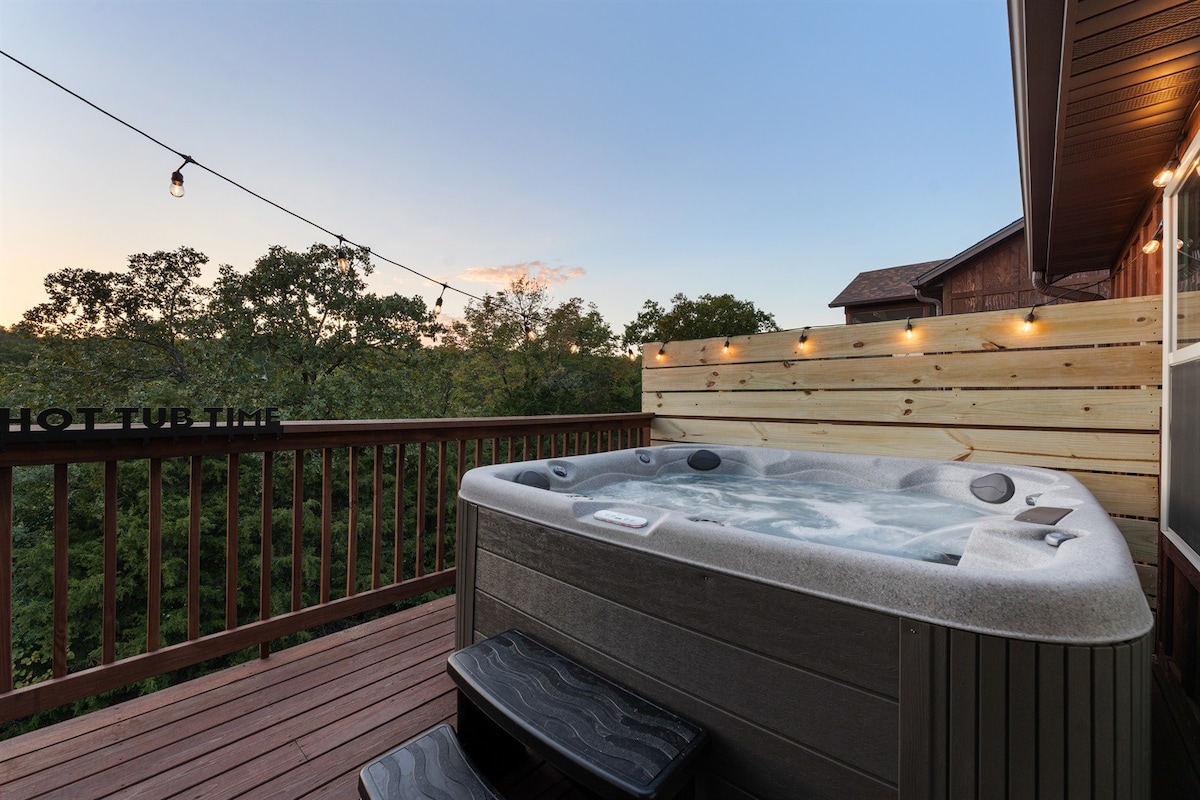 Lux Romance w/ Private Hot Tub & Outdoor Fireplace