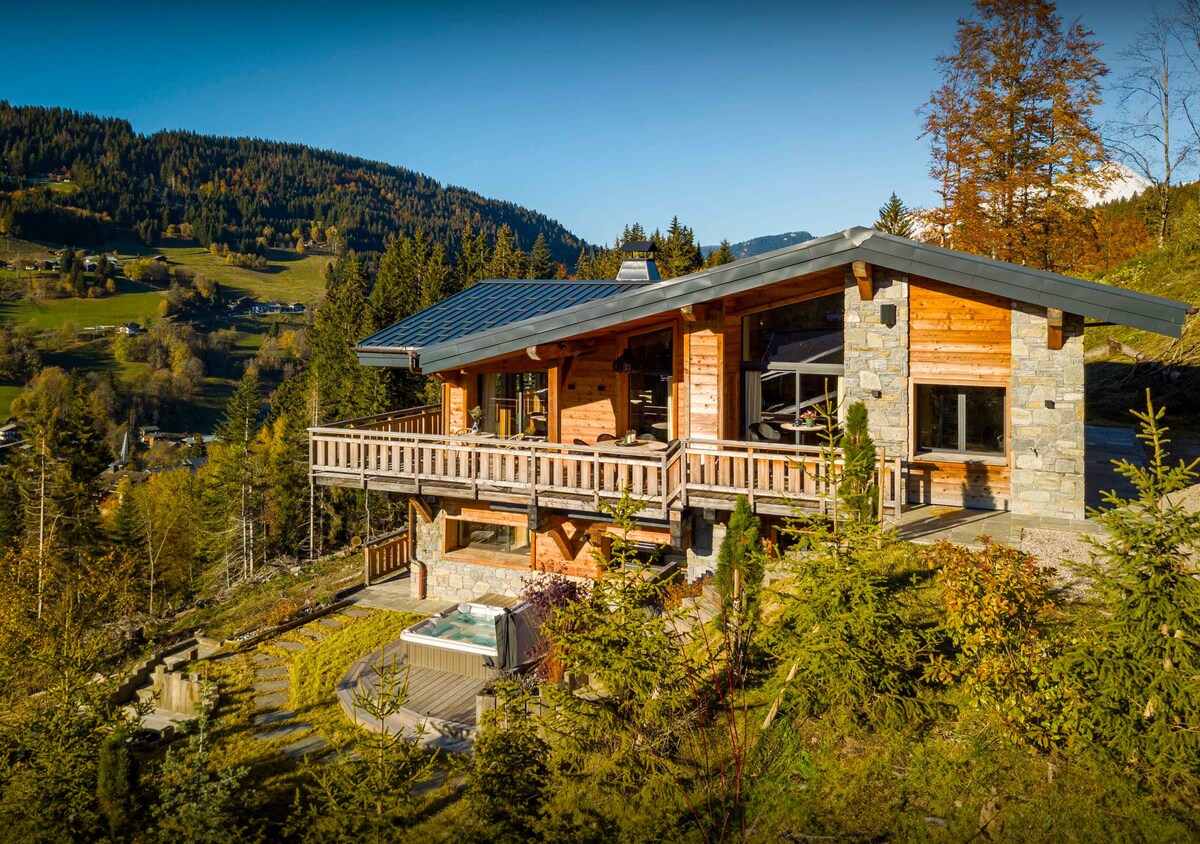 Luxury stay for 10 in the Alps