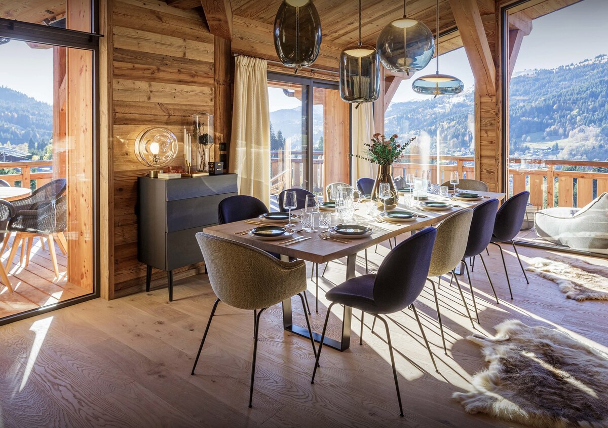 Luxury stay for 10 in the Alps
