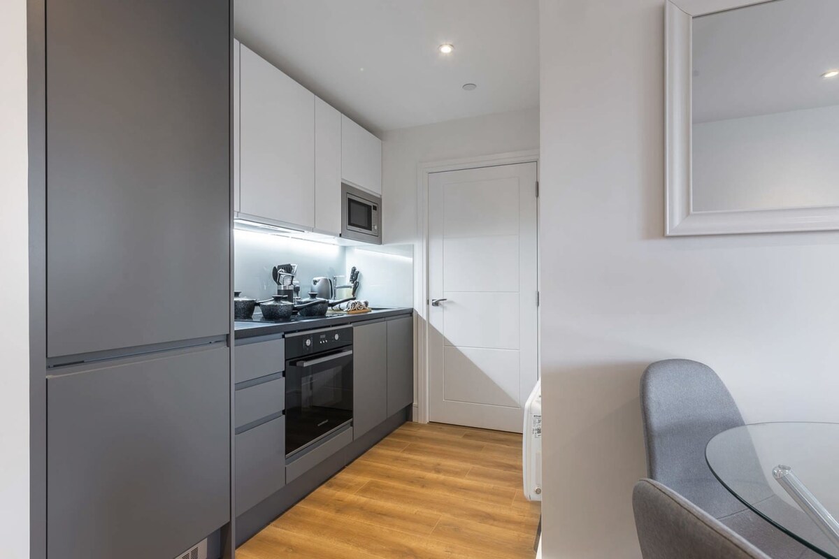 Modern 1 Bedroom Apartment in East Grinstead