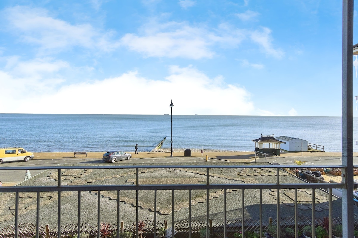 Shanklin Beach - Napier