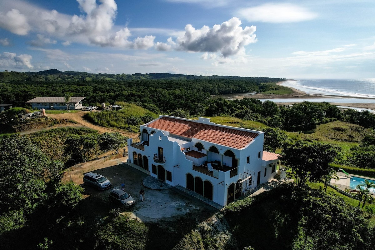 Stella Maris, Minutes From Venao