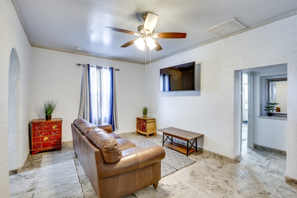 El Paso Vacation Rental ~ 6 Mi to Downtown!