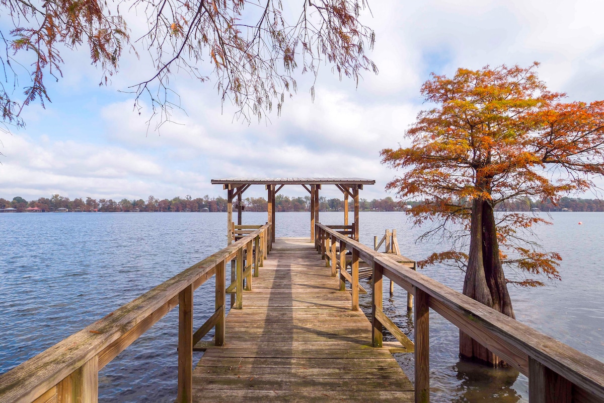 Lakefront Netterville Landing Home w/ Private Dock