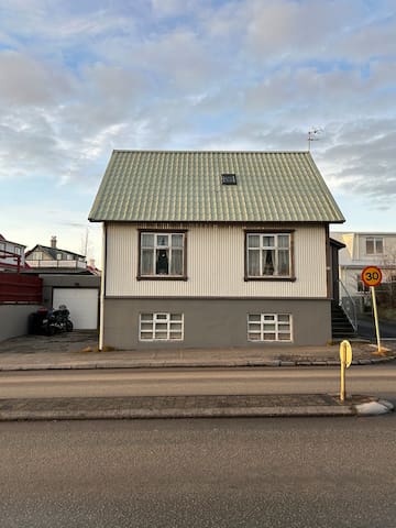 哈夫纳夫约杜尔(Hafnarfjörður)的民宿