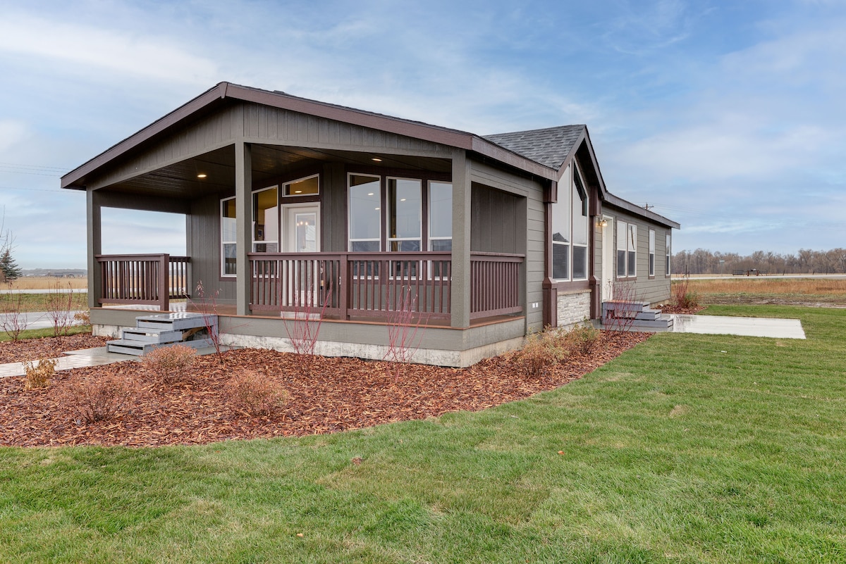 Beautiful Tetonia Escape w/ Porch & Teton Views