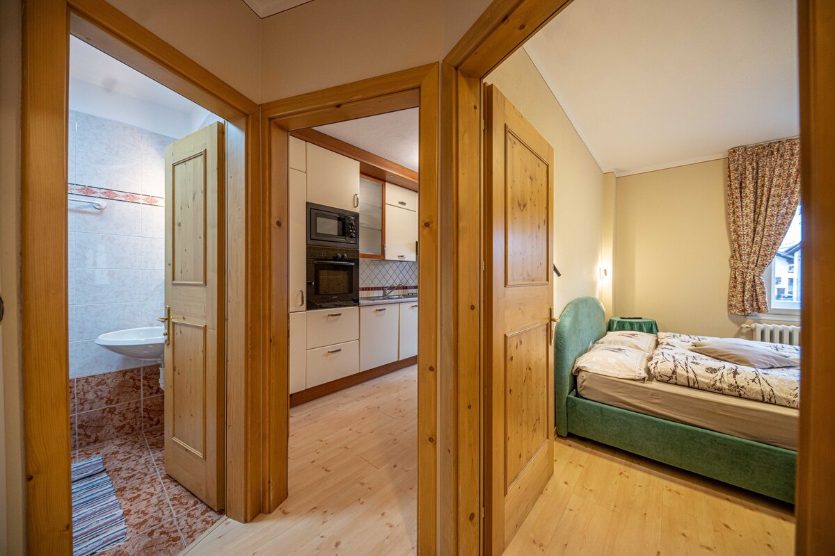 Two-room flat Badia - Maison Ostaria