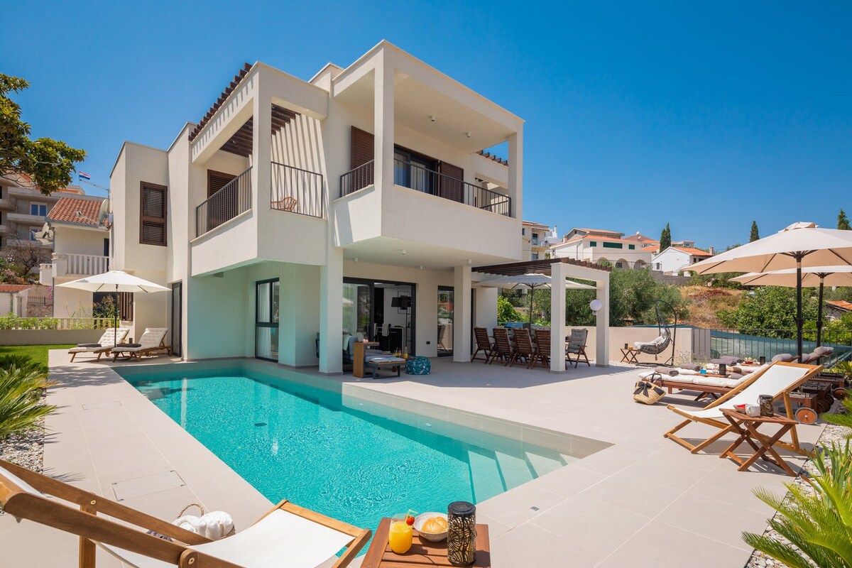 Luxury Villa The North Star with Pool