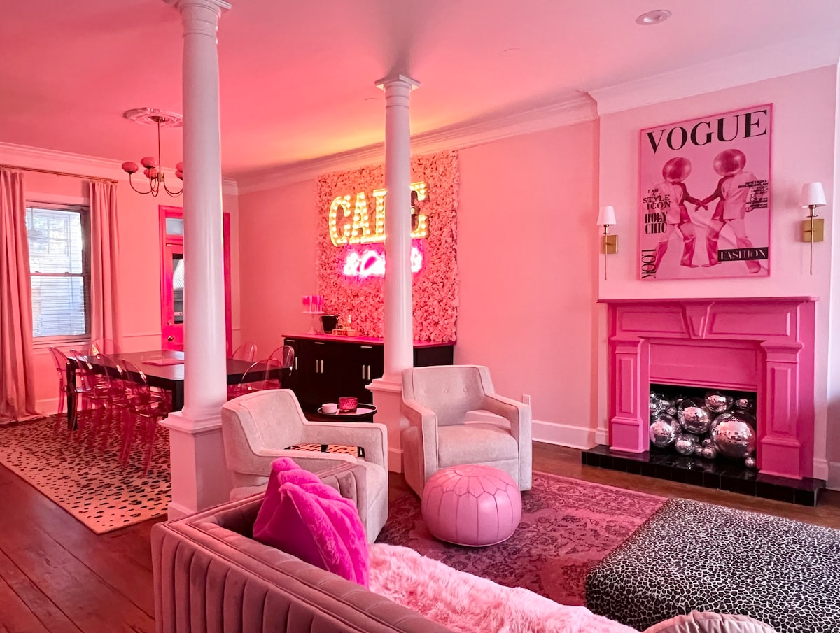 Pink Posh Place - amazing location!