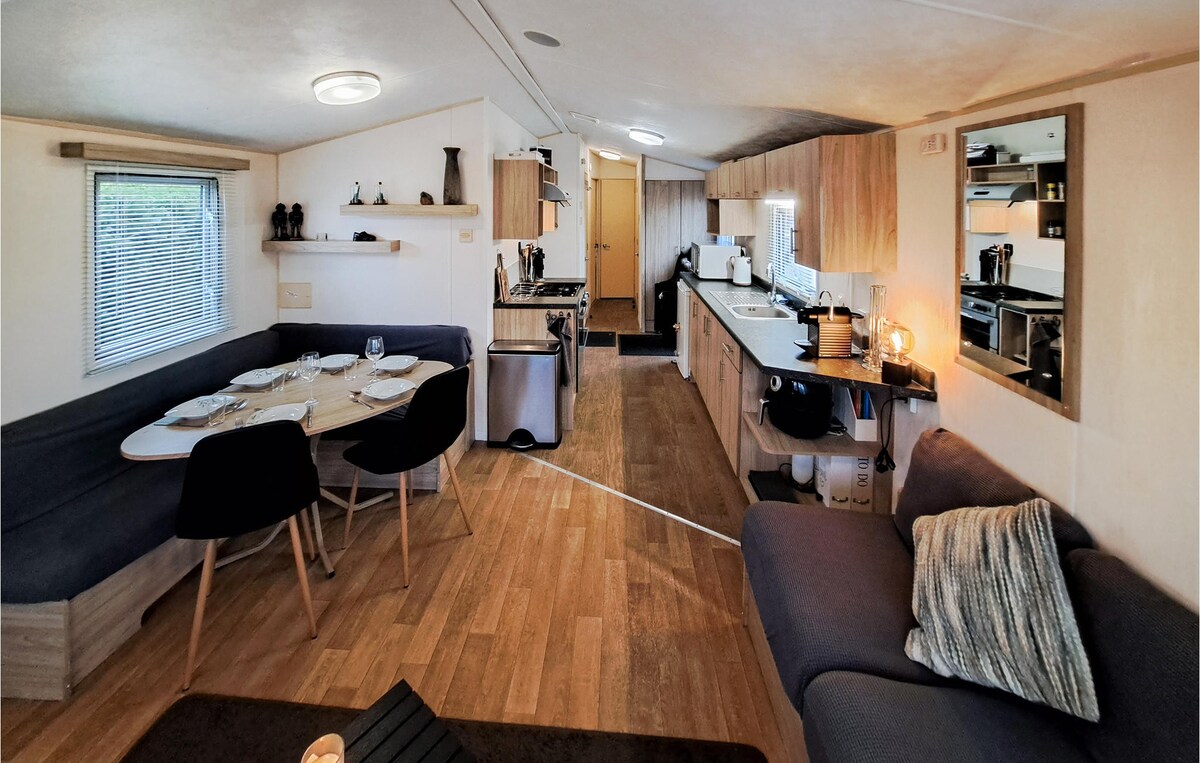 3 bedroom beautiful (sta)caravan in Vollenhove