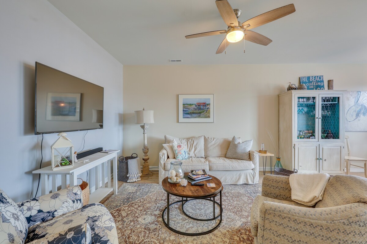 ‘Sweet Dreamin’ Townhome ~ 7 Mi to Beach!