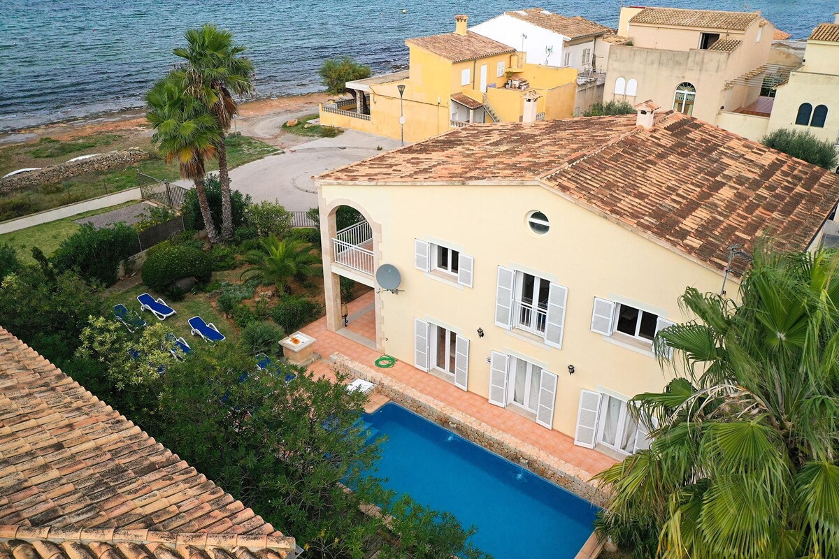 6 Bedroom Villa, Private Pool 50m to Beach Alcudia
