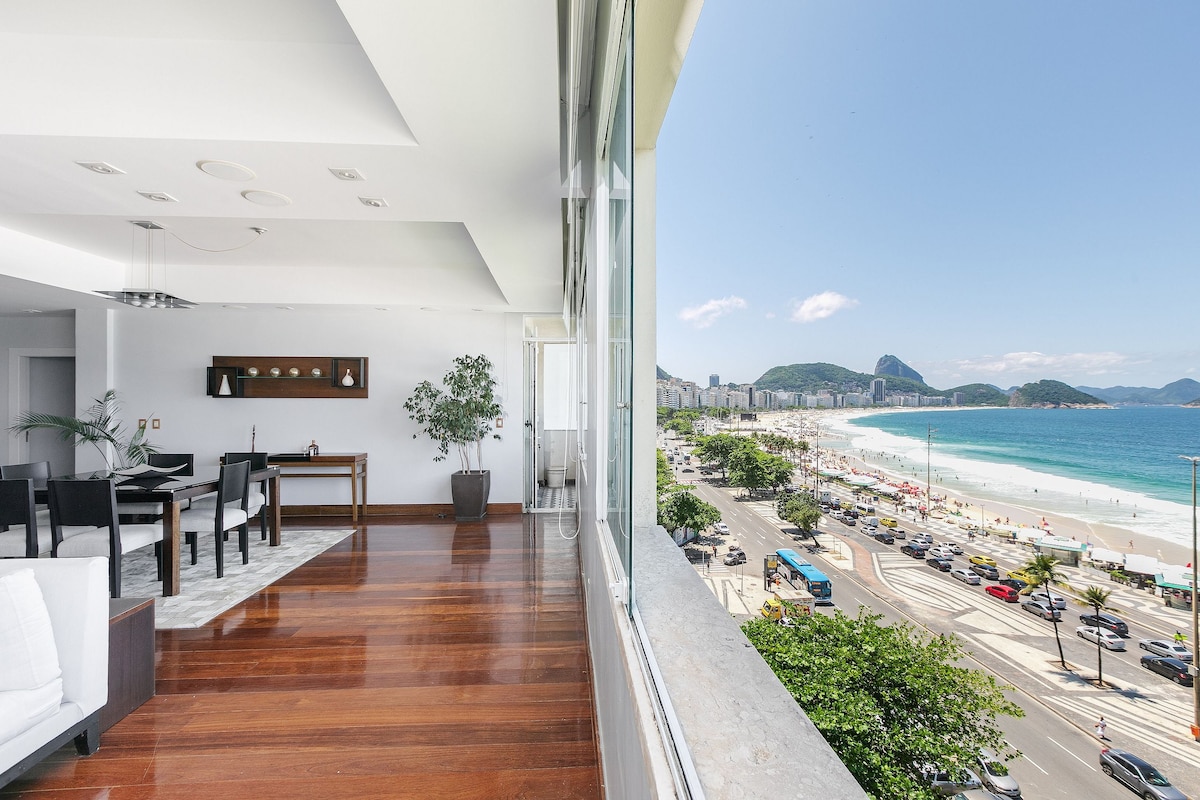 Beachfront apartment in Copacabana - Cop007