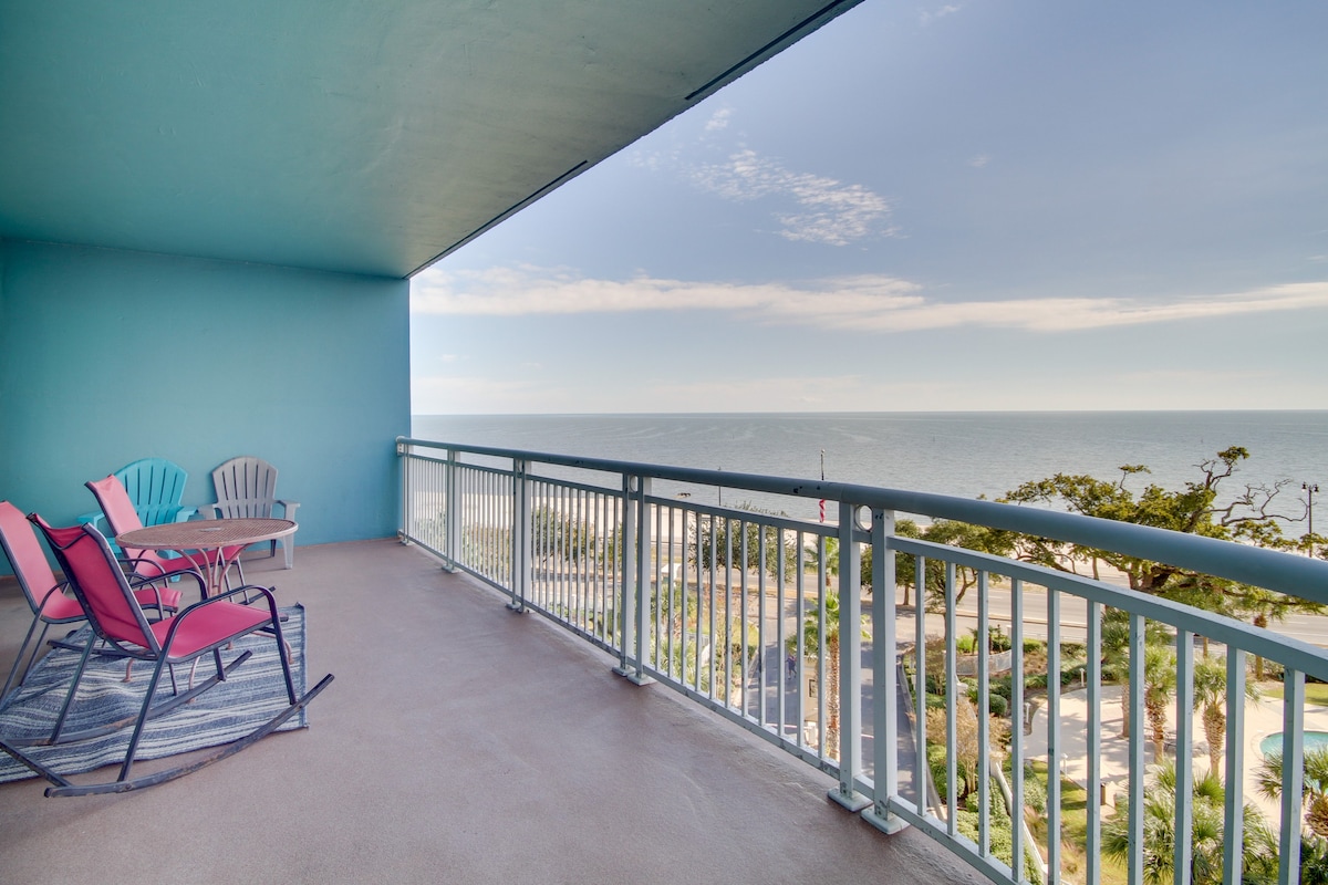 Gulfport Condo with Views: Walk to Beach