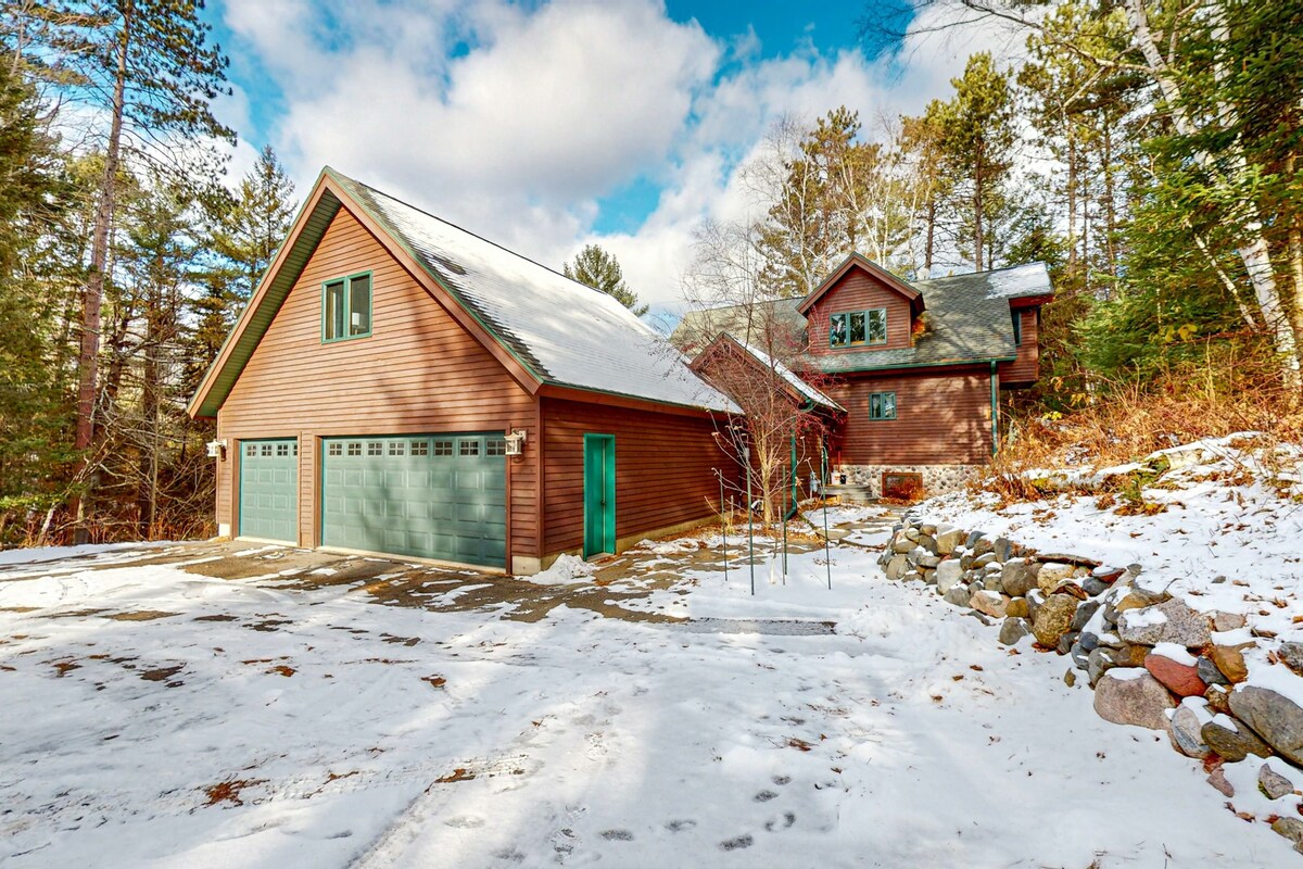 3BR dog-friendly all-season home with jetted tub