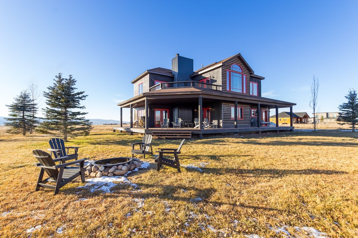 Winter Sky With Hot Tub and Teton Views