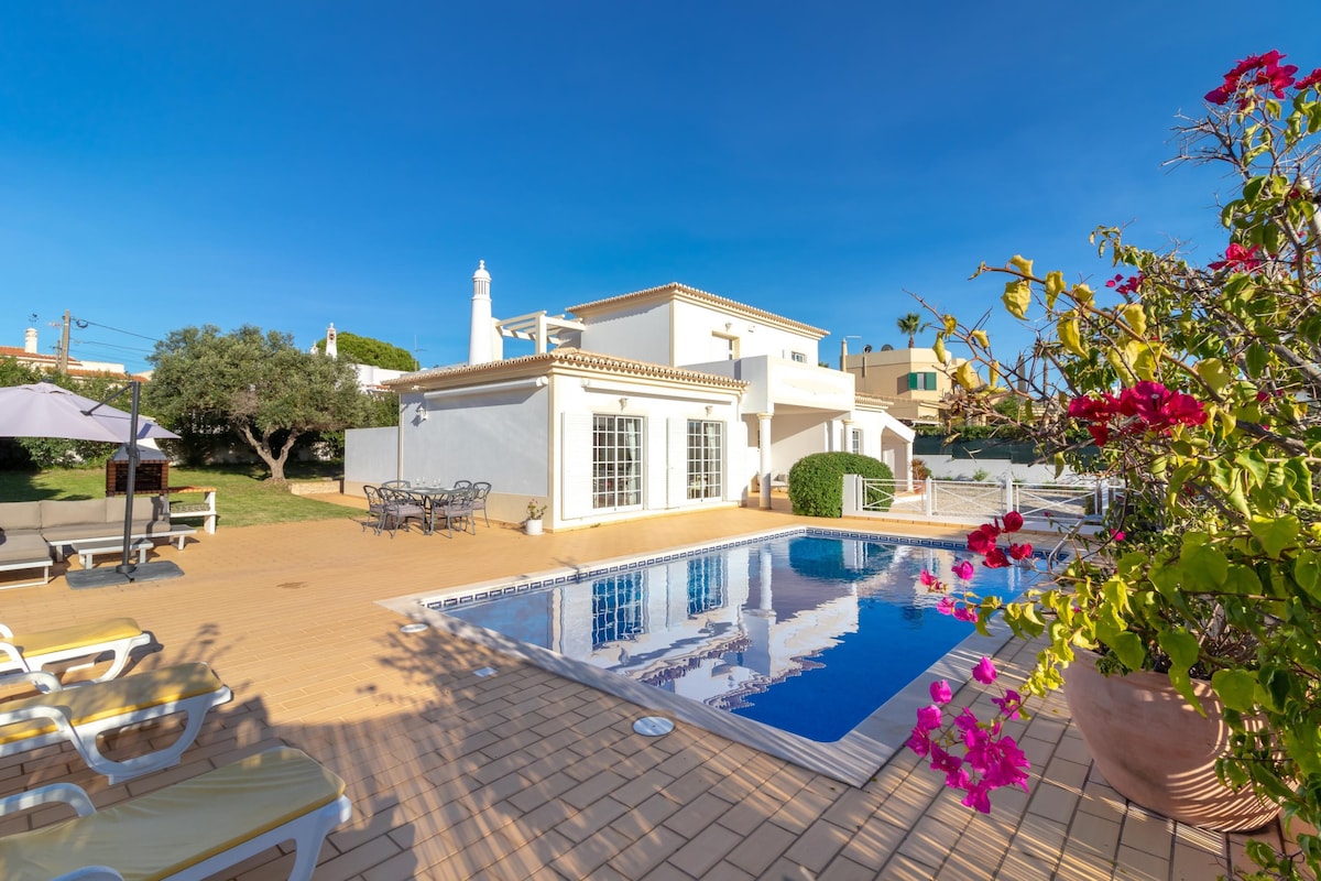 Casa Anton - Heated pool, sea views and only 1.5km