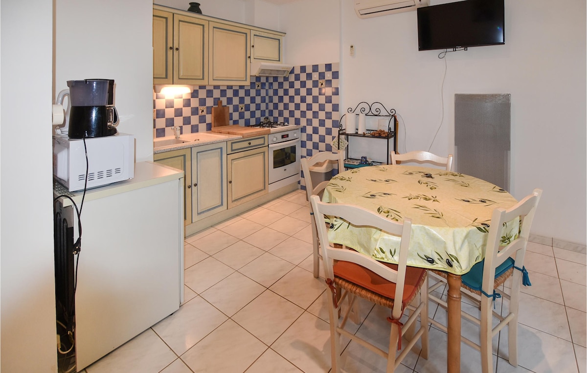 1 bedroom amazing home in Visan