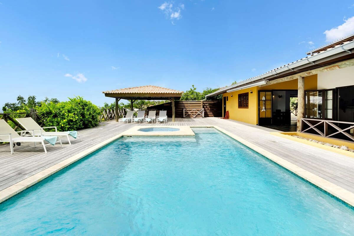 Villa Kromboon with Pool and Stunning Views