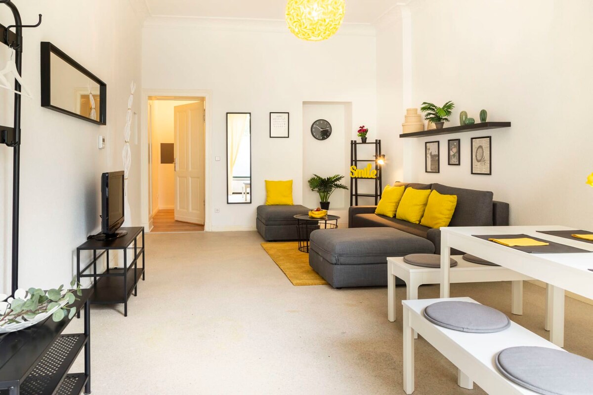 Modern Two Bedroom Apartment in Berlin Schöneberg