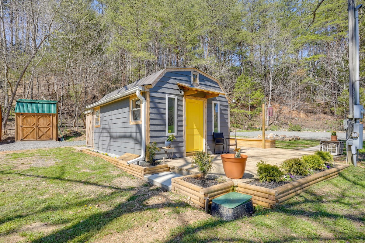 'Blue Dream' Cabin in Rising Fawn w/ Fire Pit!