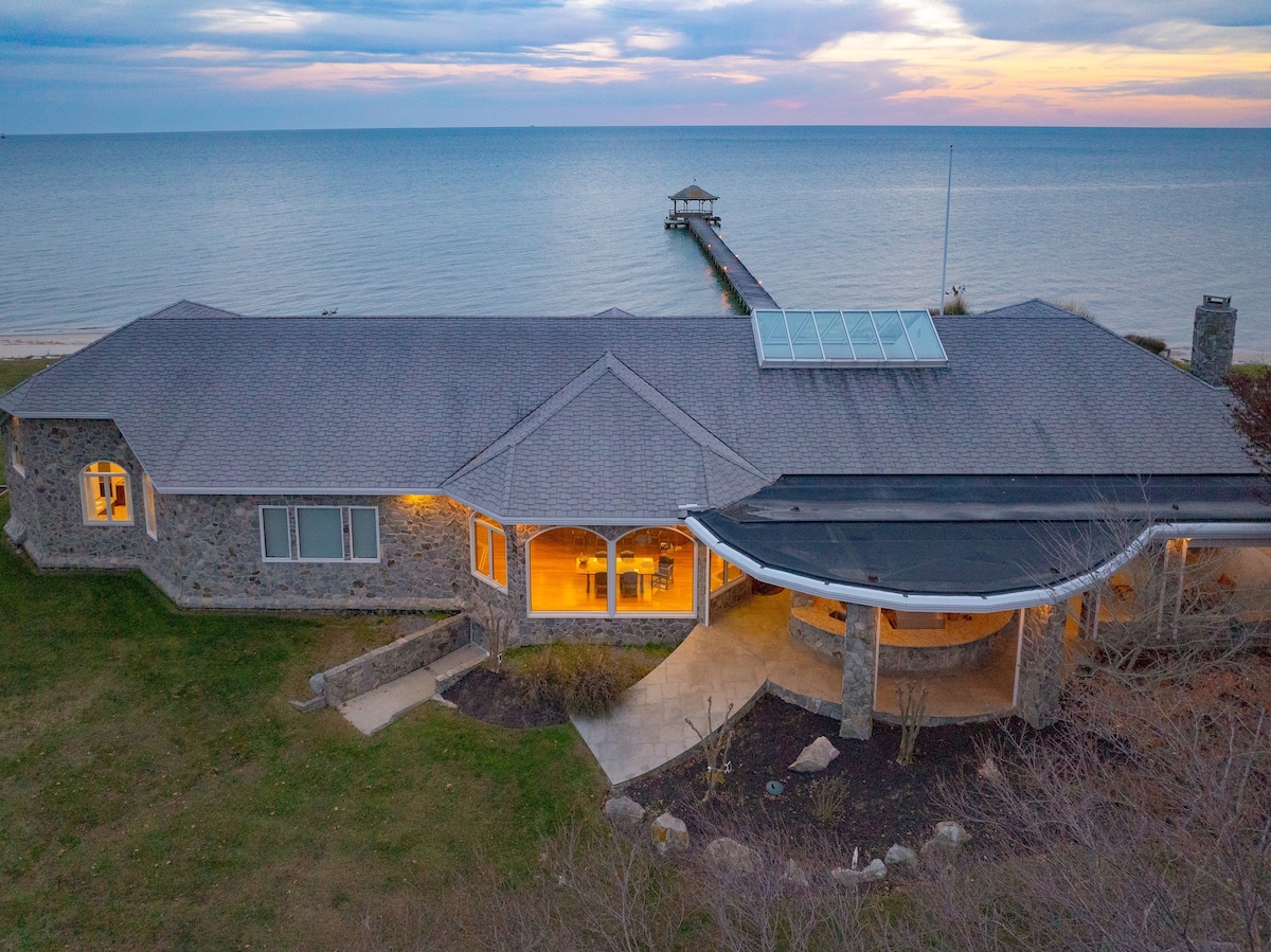 Bay House by AvantStay | Waterfront, Pier, Pond