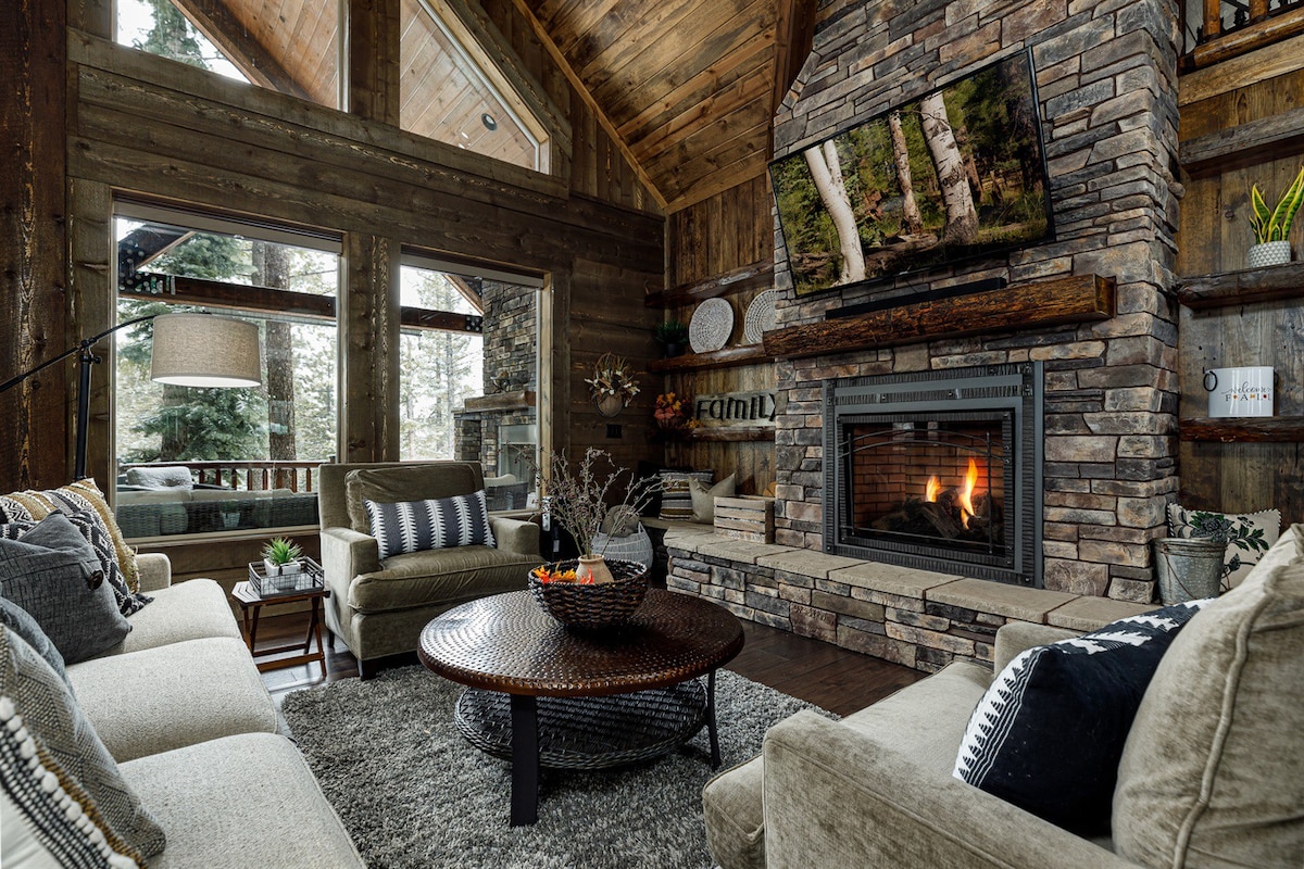 Mossberg Luxury Retreat