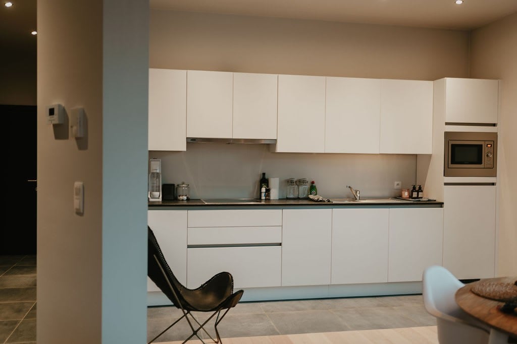 Modern home near Ghent: Easy Access, Ideal Living