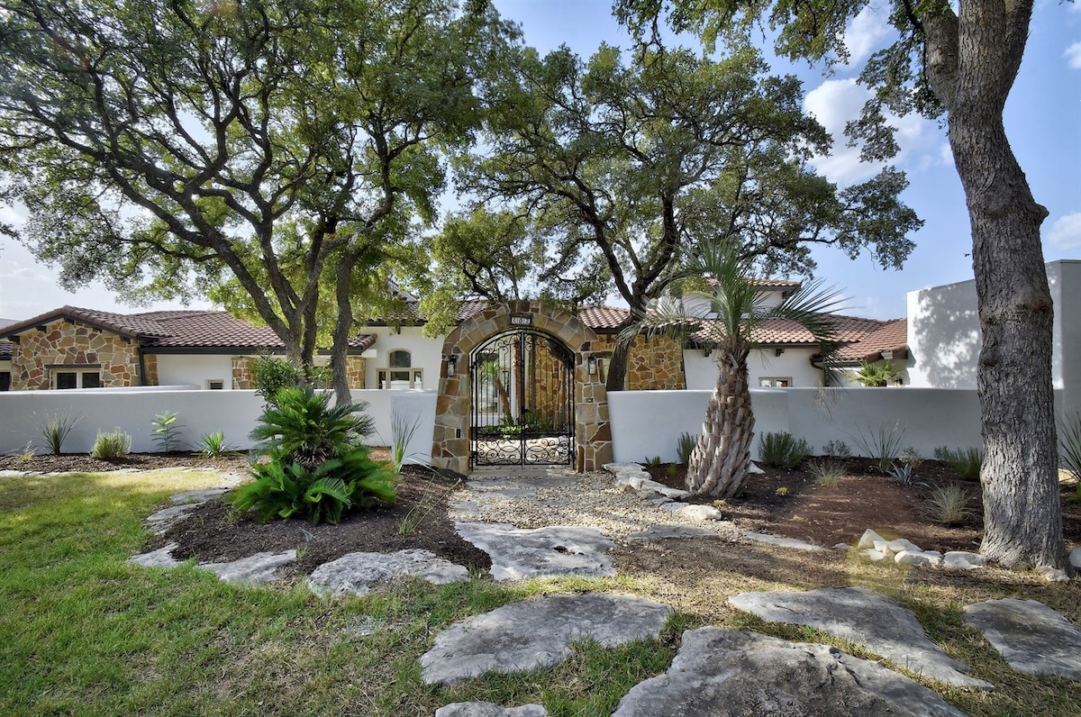 带泳池和水疗的Boerne Hacienda