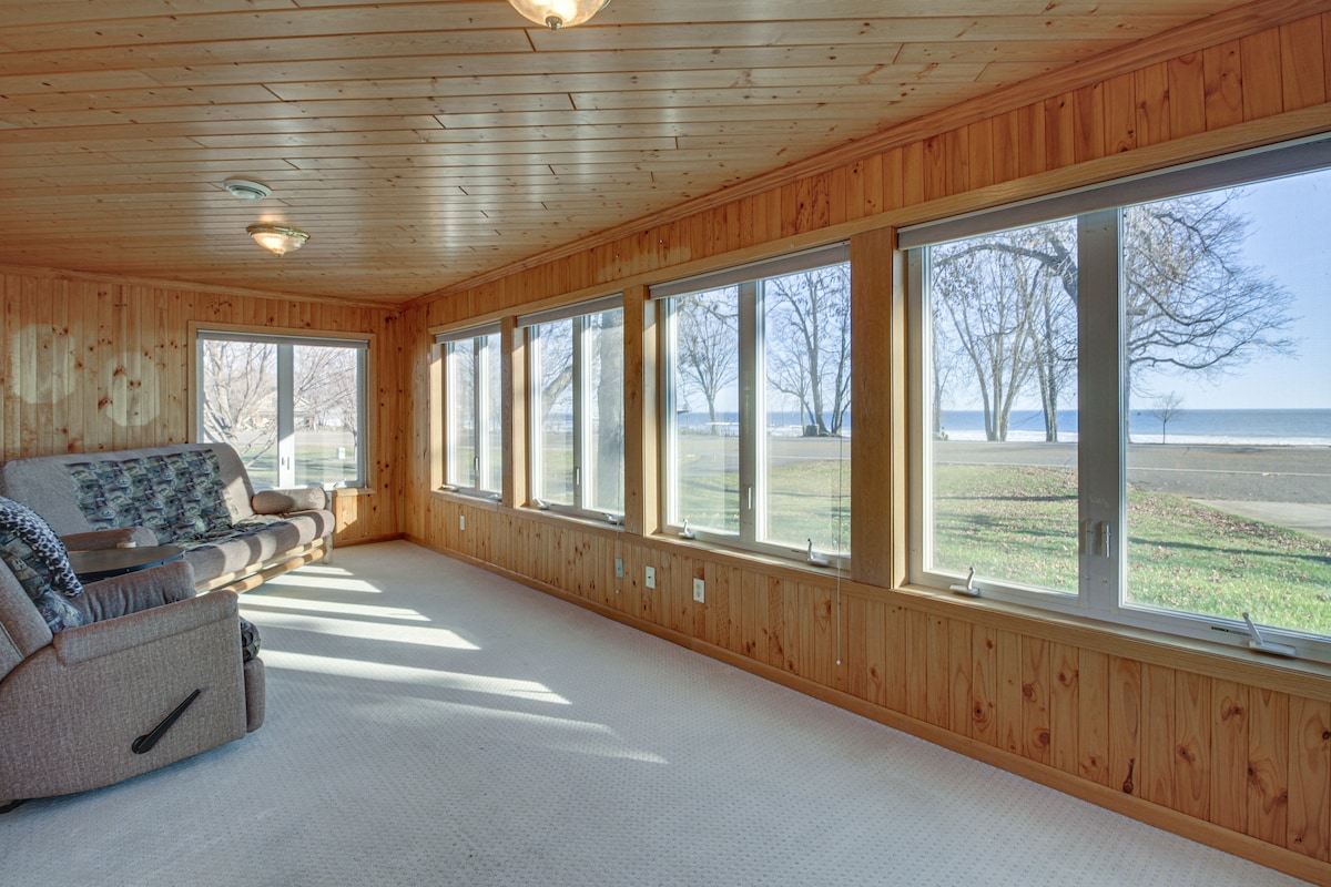 Lakefront Aitkin Home w/ Sunroom + Fireplace!