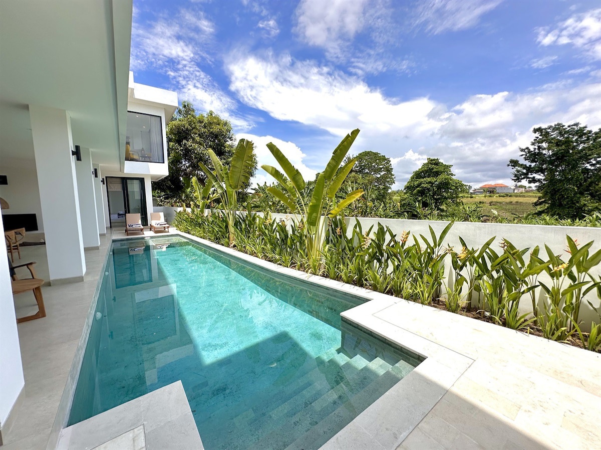 La Thara 5BR Villa with ricefield view, Canggu