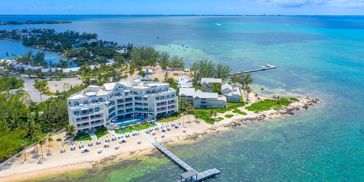 Rum Poin Resort #101 by Grand Cayman Villas