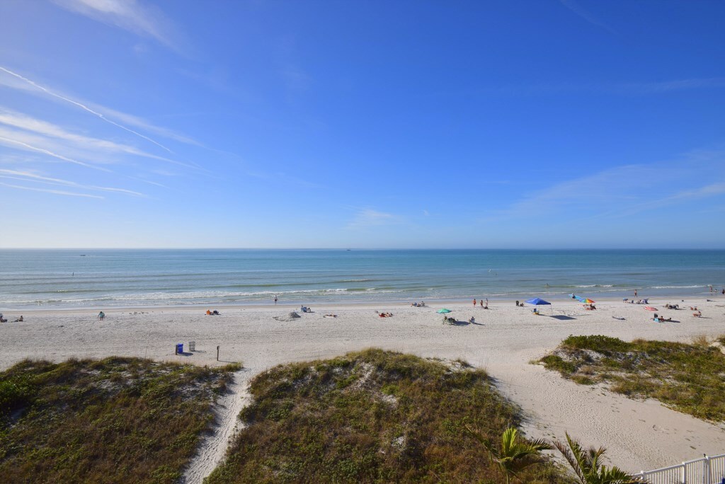 Bay Shores Yacht and Tennis Beach Condo 404