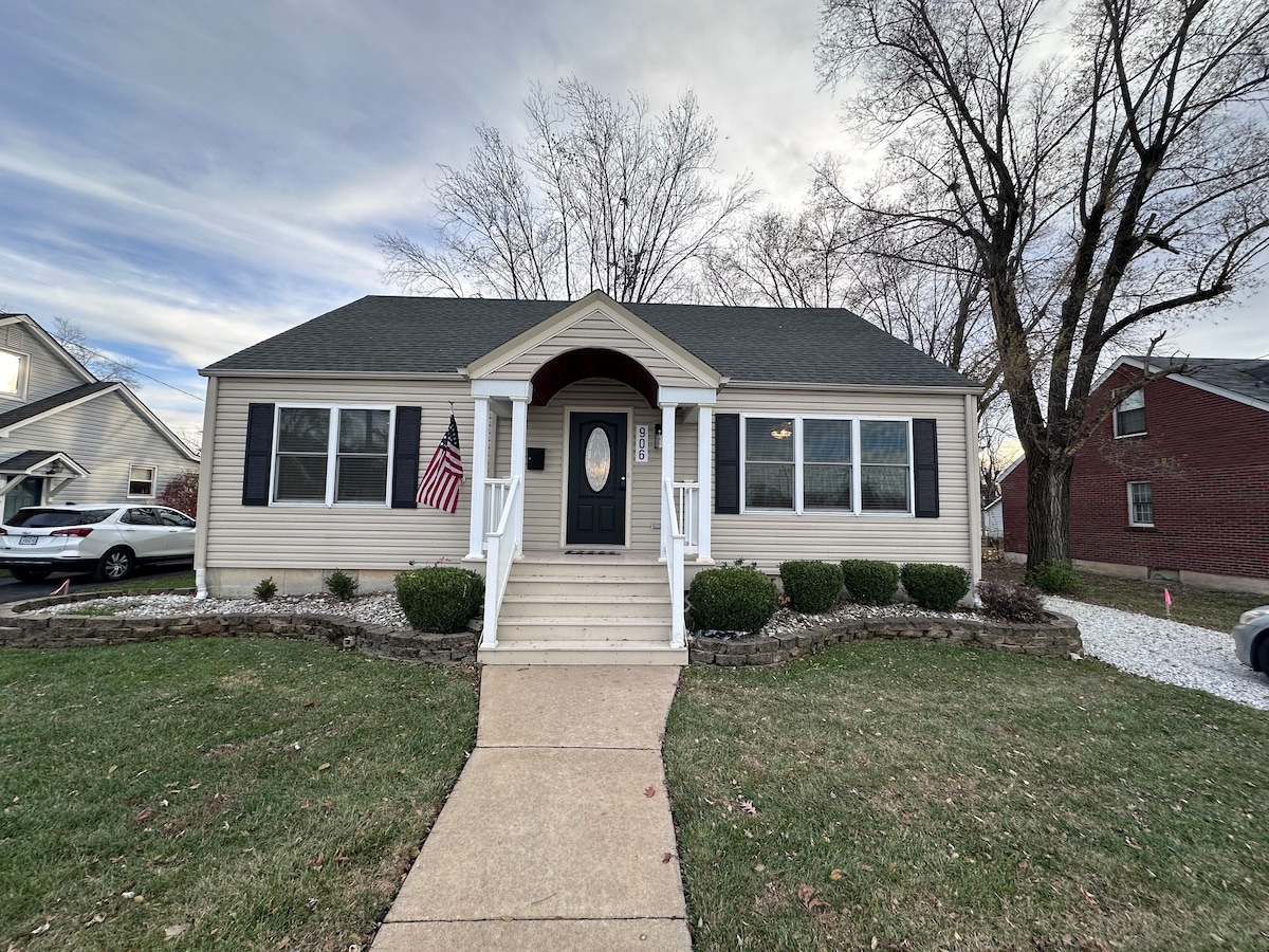 Renovated House for 14 in Wentzville MO