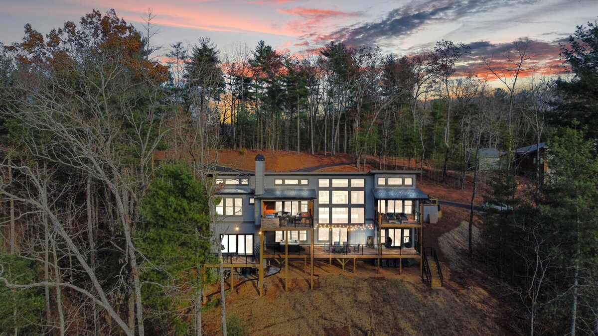 Splash Mountain Lodge ~ Indoor Pool ~ Fire Pit