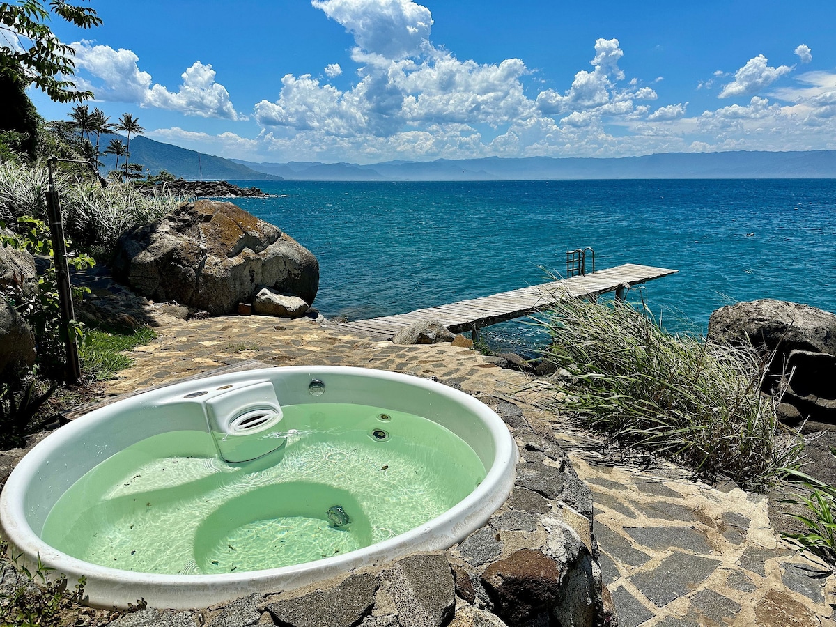 Costeira com jacuzzi, churrasqueira e vista mar