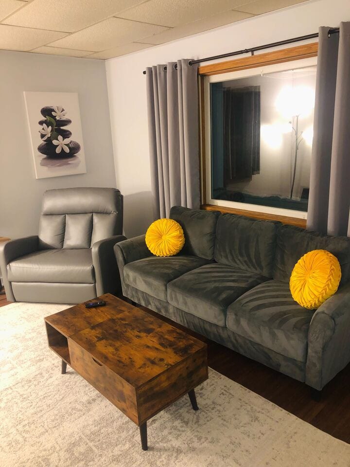Simple 1 bedroom apartment in Marquette