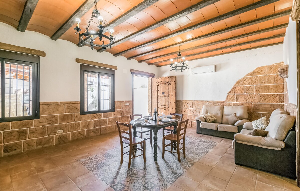 2 bedroom gorgeous home in Casariche