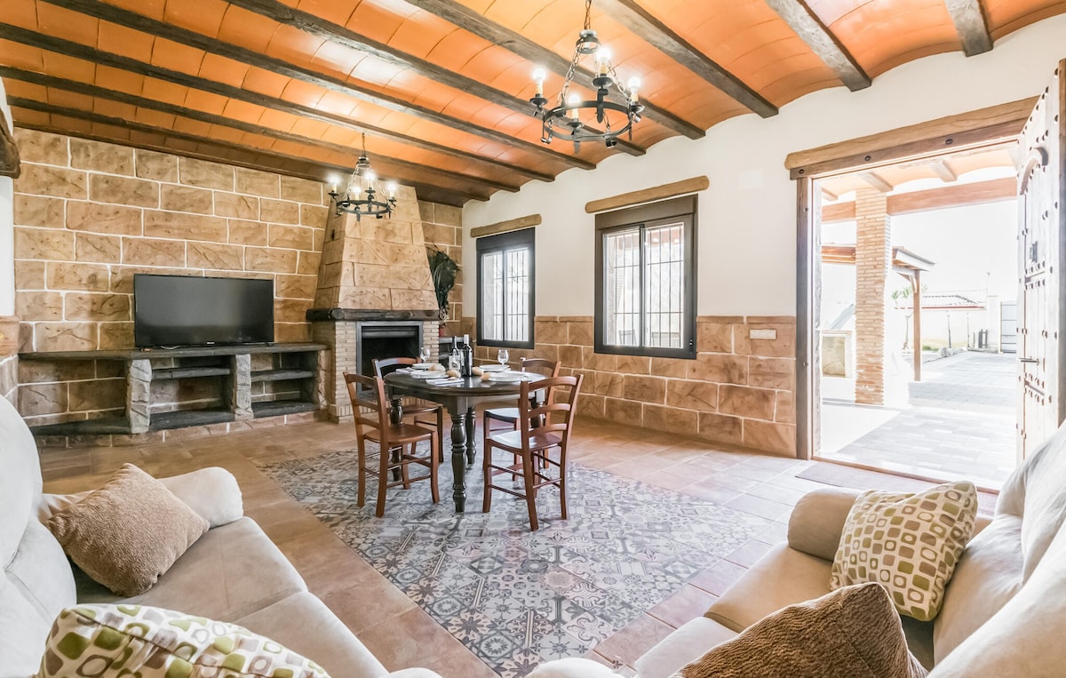 2 bedroom gorgeous home in Casariche