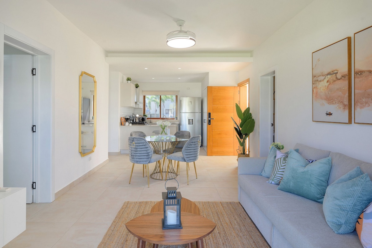 First floor, pool view, two bedrooms