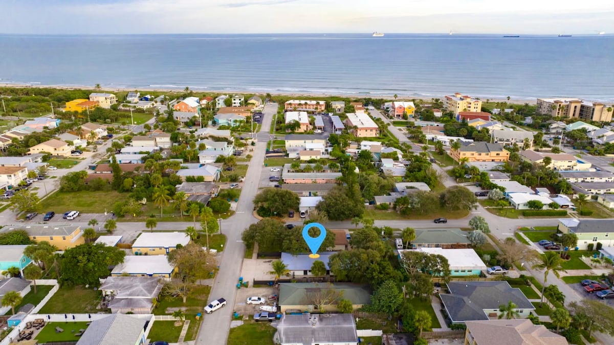 Coastal Oasis - Unique 2BR Beach Bungalow