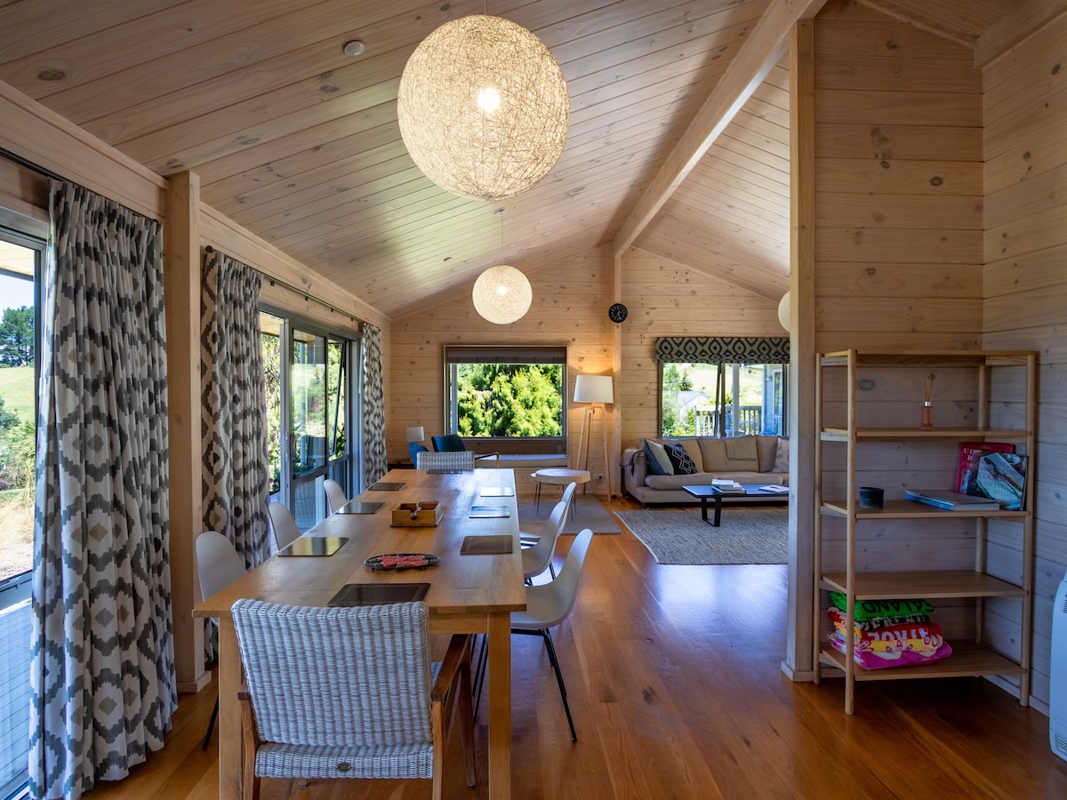 Paddock House - Motueka Holiday Home