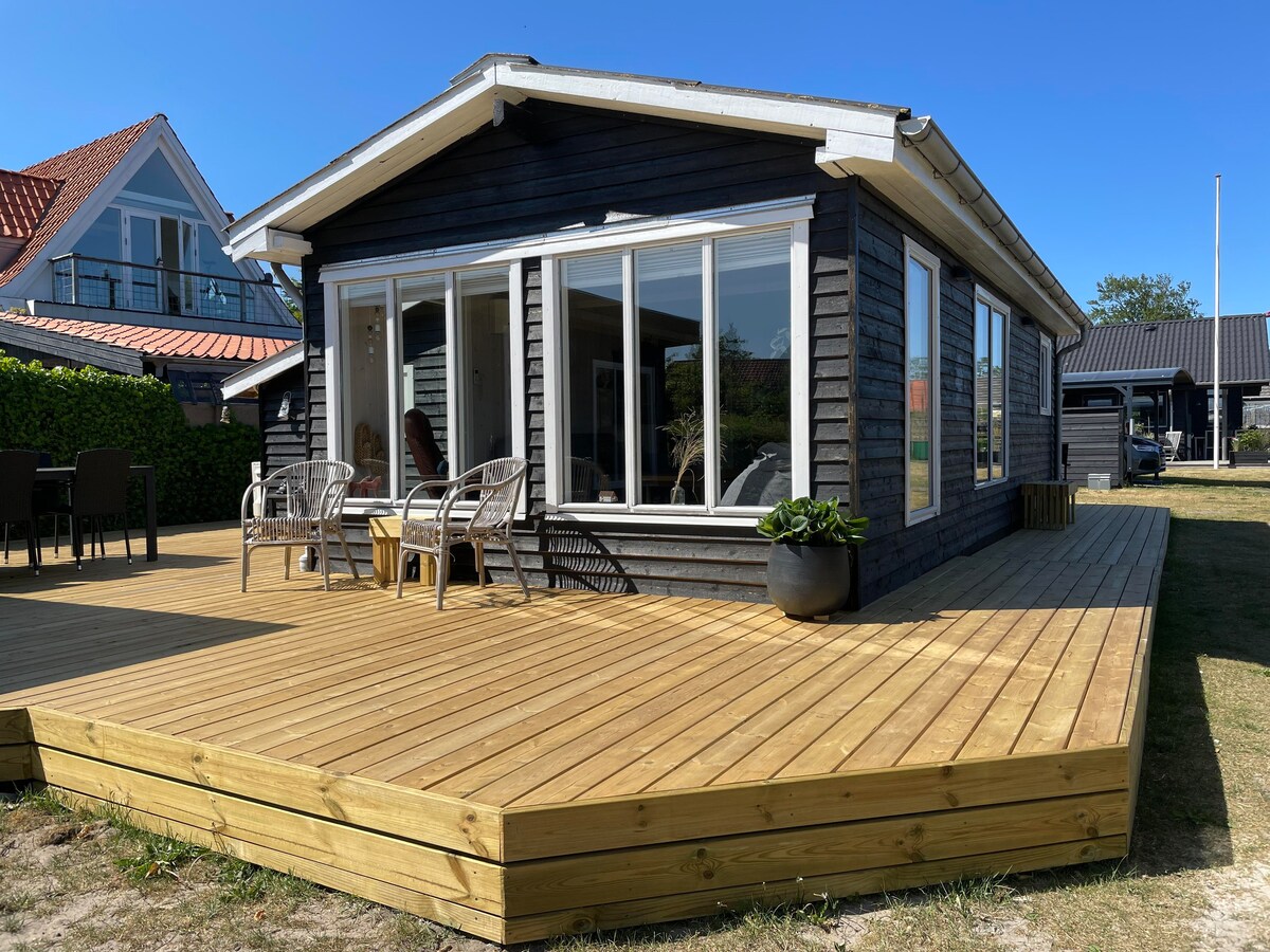 Home with a beautiful wooden terrace 098527